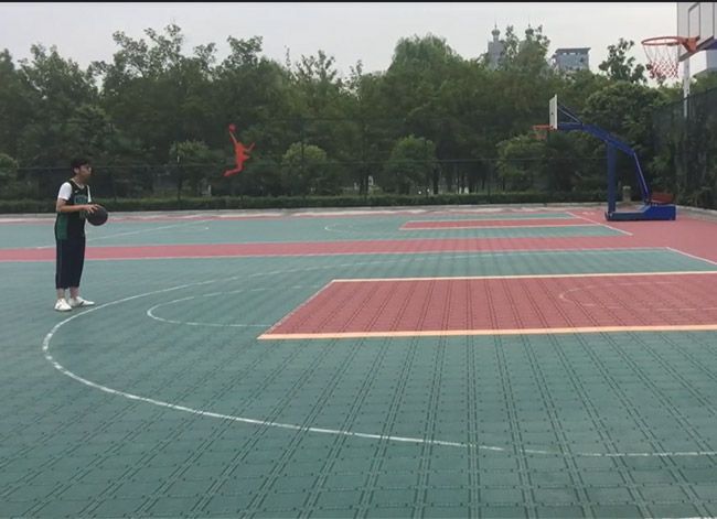 編導(dǎo)學(xué)生自編自演作品《嘿！姑娘！》